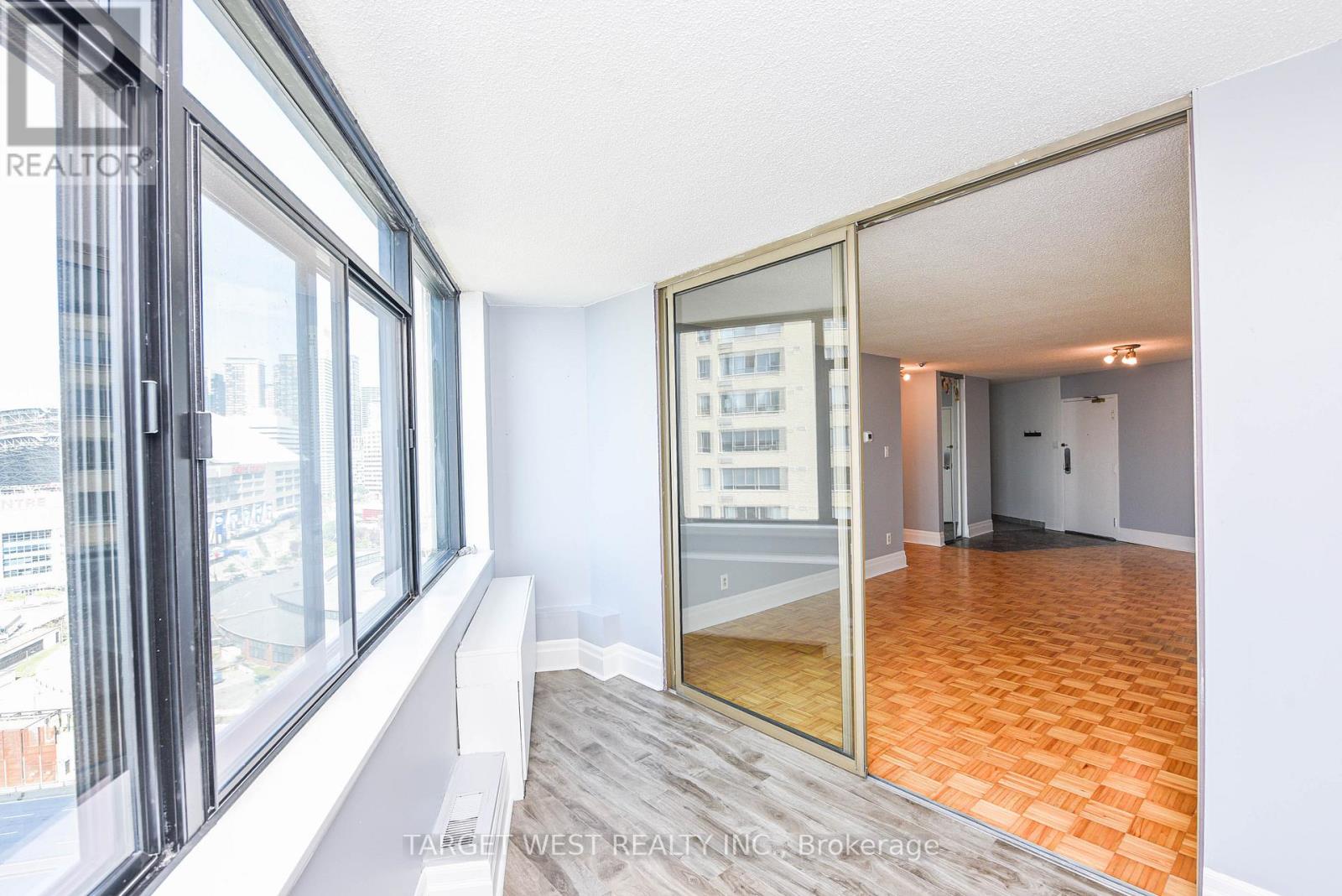 1903 - 250 Queens Quay W, Toronto, Ontario  M5J 2N2 - Photo 14 - C12397586