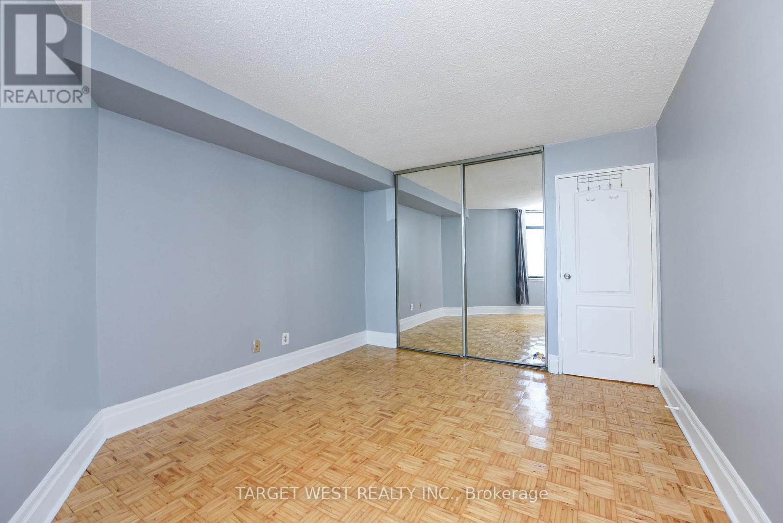 1903 - 250 Queens Quay W, Toronto, Ontario  M5J 2N2 - Photo 6 - C12397586
