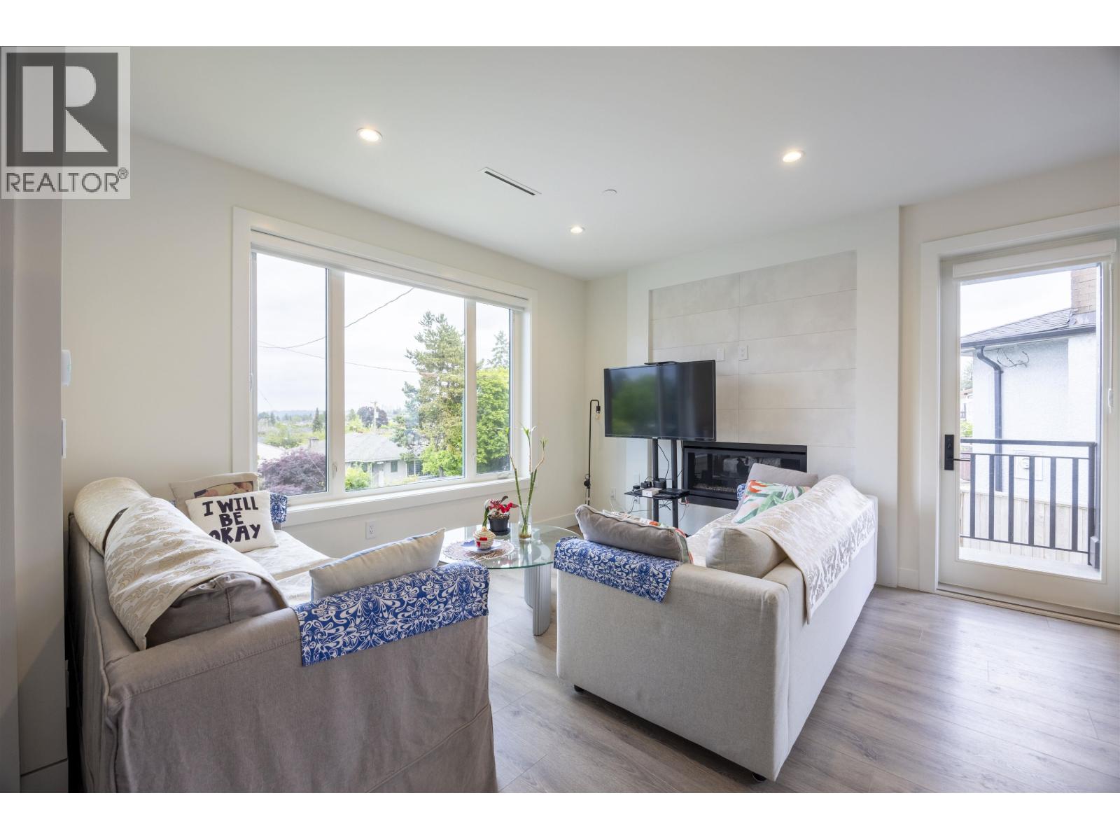 4541 Hoy Street, Vancouver, British Columbia  V5R 4N5 - Photo 2 - R3050112