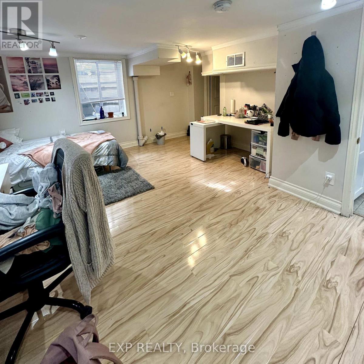 215 Emerson Street, Hamilton, Ontario  L8S 2Y3 - Photo 21 - X12342398