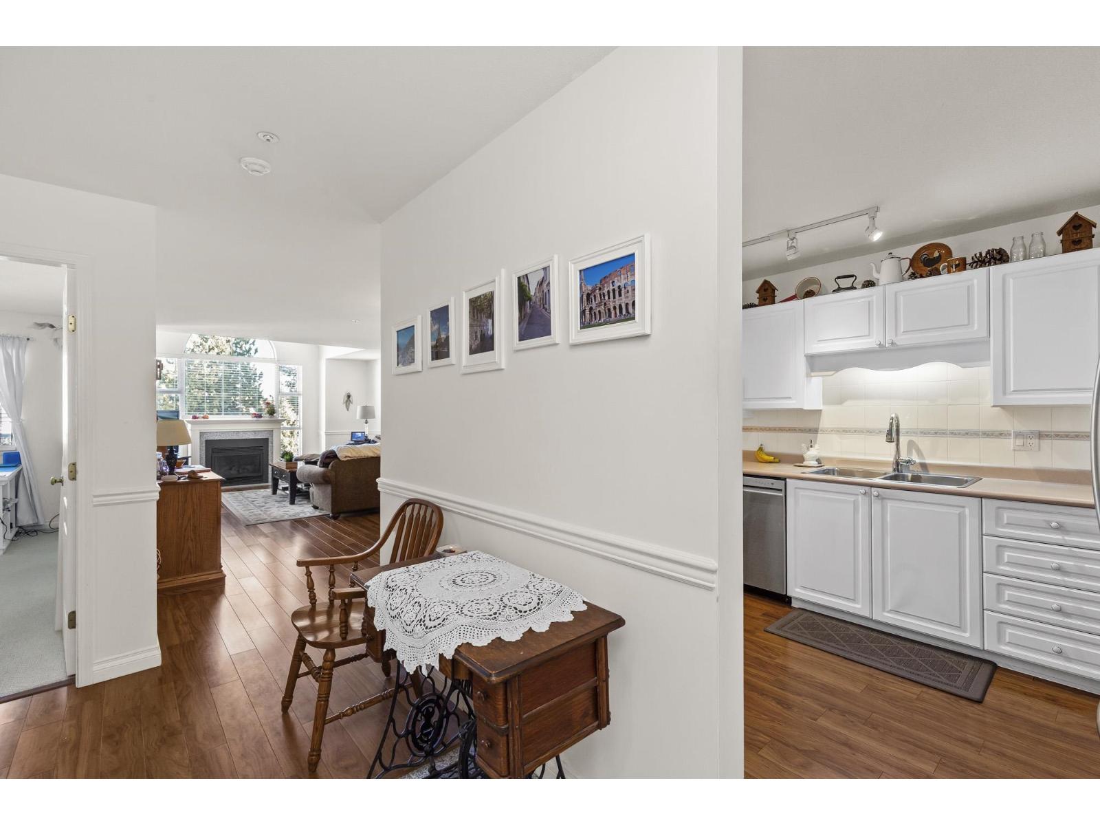 412 2963 Nelson Place, Abbotsford, British Columbia  V2S 7L6 - Photo 4 - R3047500