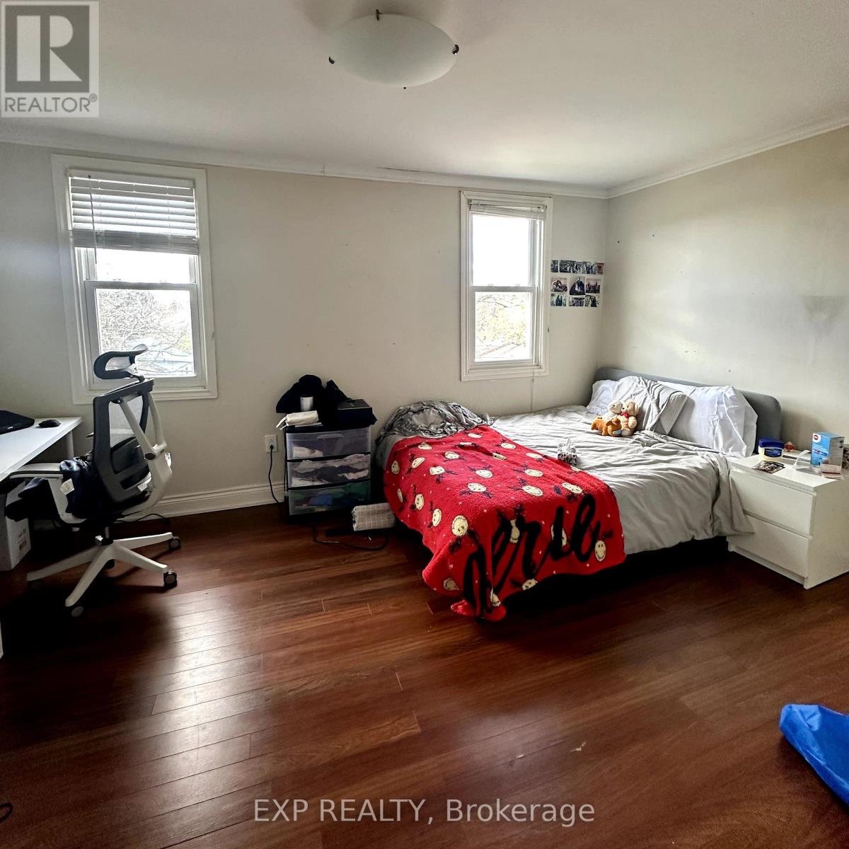 215 Emerson Street, Hamilton, Ontario  L8S 2Y3 - Photo 12 - X12342398