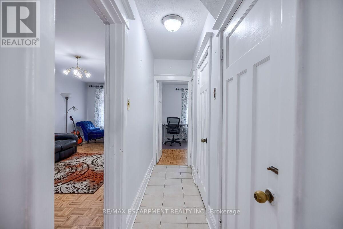 30 Webber Avenue, Hamilton, Ontario  L8N 1W3 - Photo 7 - X12412009