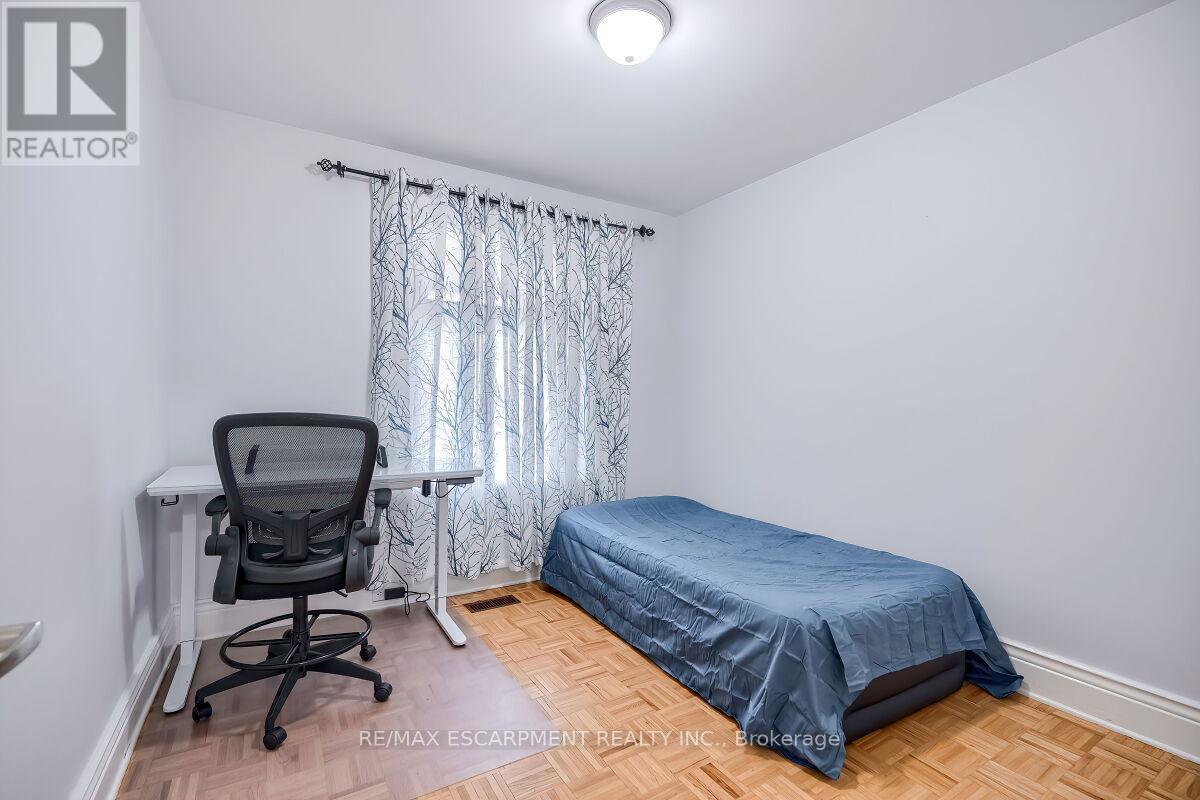 30 Webber Avenue, Hamilton, Ontario  L8N 1W3 - Photo 8 - X12412009