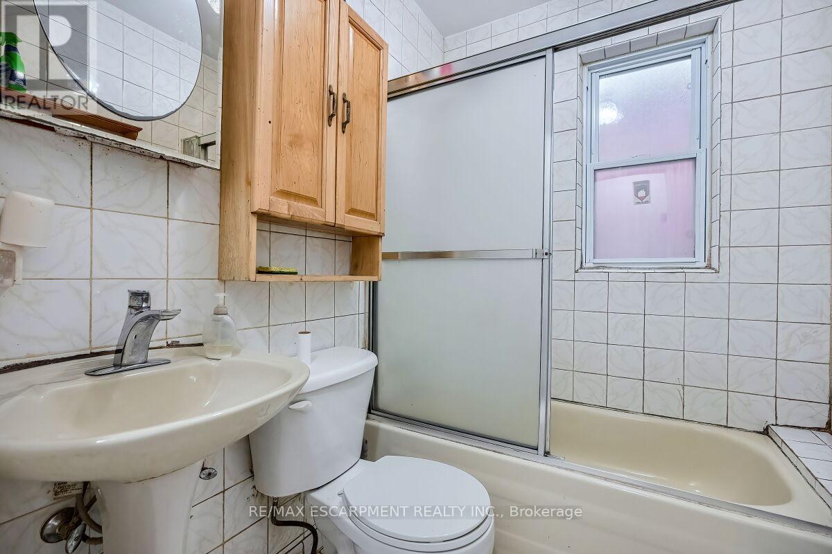 30 Webber Avenue, Hamilton, Ontario  L8N 1W3 - Photo 15 - X12412009
