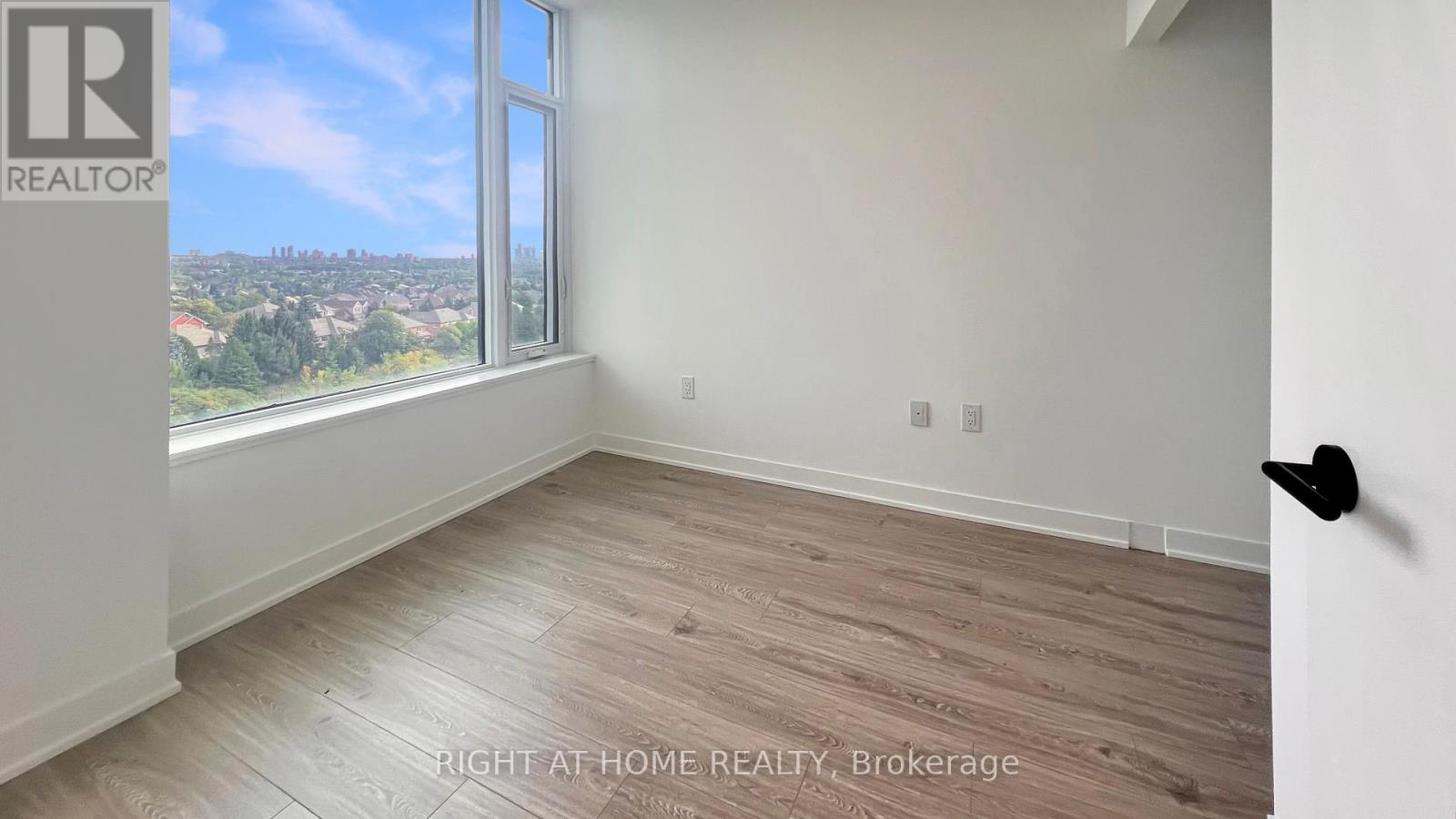 809 - 2495 Eglinton Avenue W, Mississauga, Ontario  L5M 2V8 - Photo 6 - W12415832