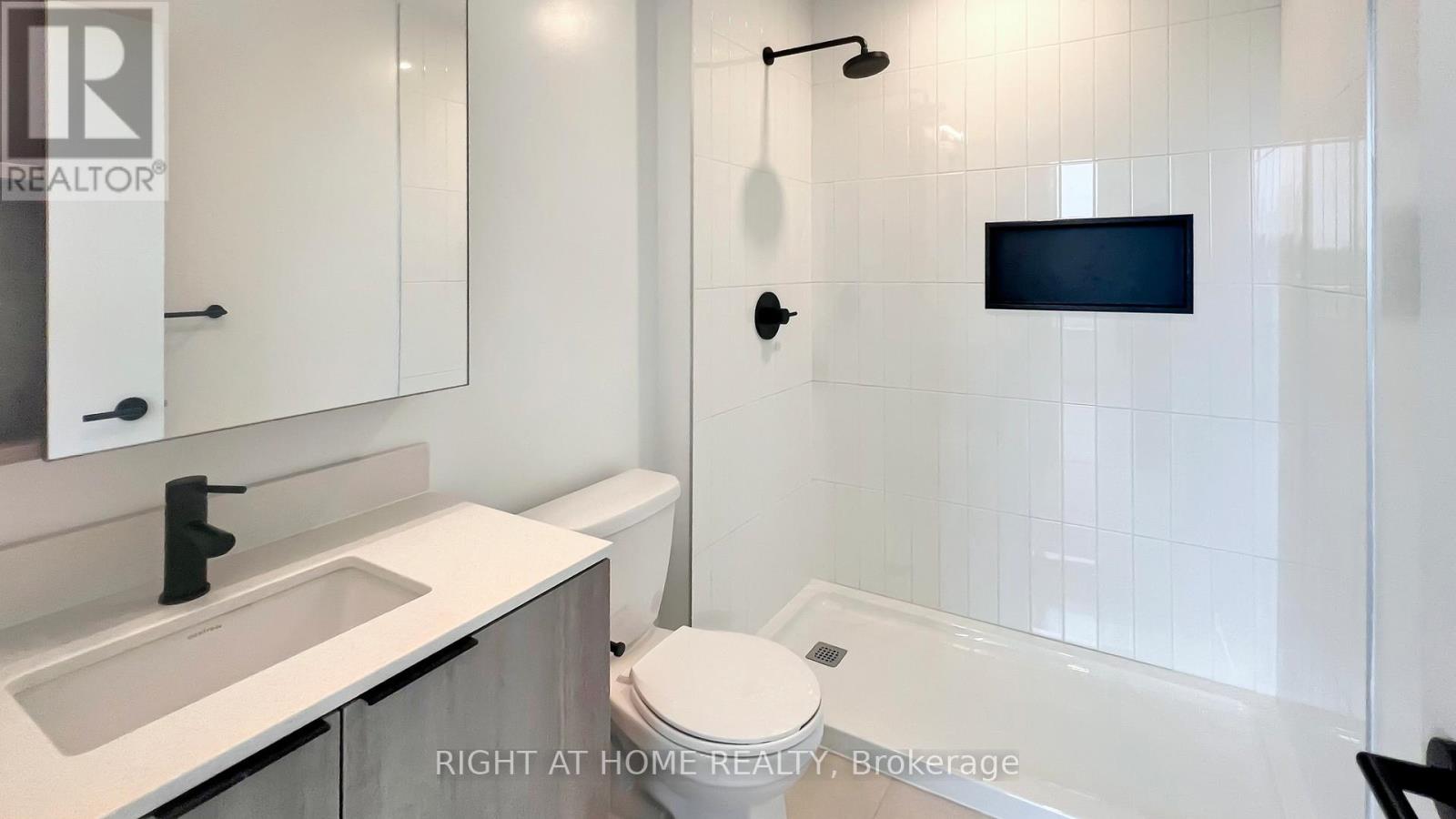 809 - 2495 Eglinton Avenue W, Mississauga, Ontario  L5M 2V8 - Photo 8 - W12415832