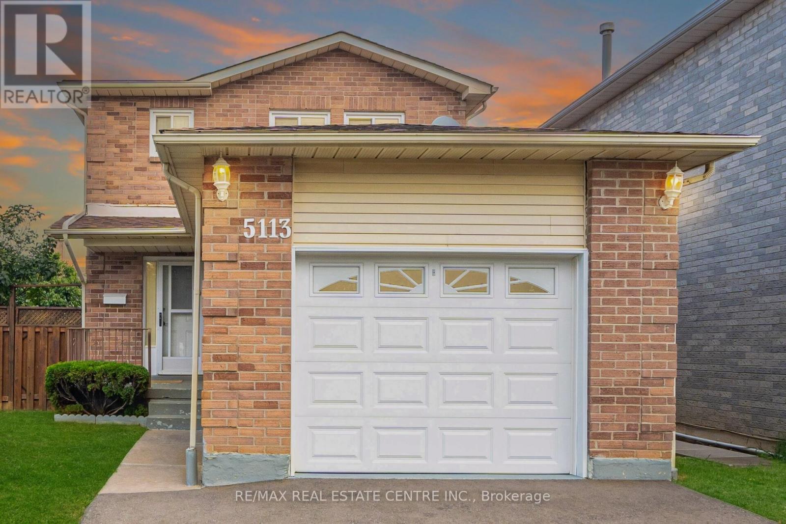 5113 Palomar Crescent, Mississauga (Hurontario), Ontario  L5R 2X5 - Photo 1 - W12415859