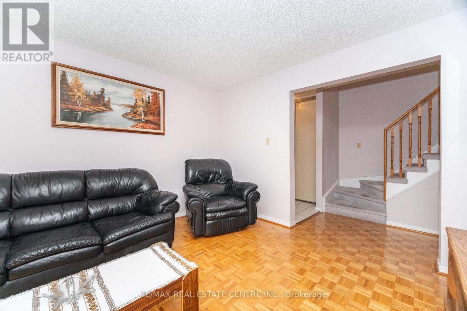5113 Palomar Crescent, Mississauga (Hurontario), Ontario  L5R 2X5 - Photo 10 - W12415859