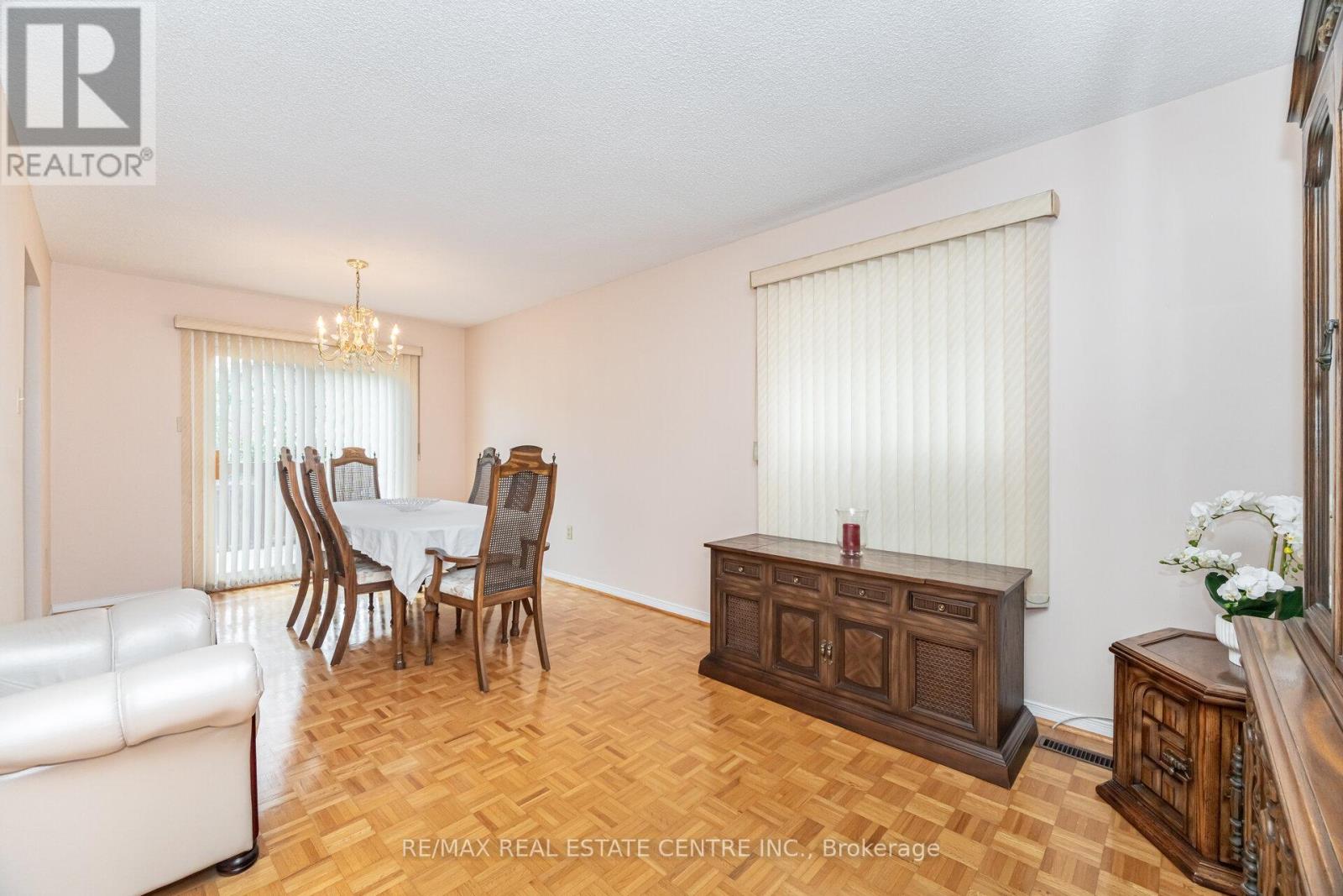 5113 Palomar Crescent, Mississauga (Hurontario), Ontario  L5R 2X5 - Photo 13 - W12415859