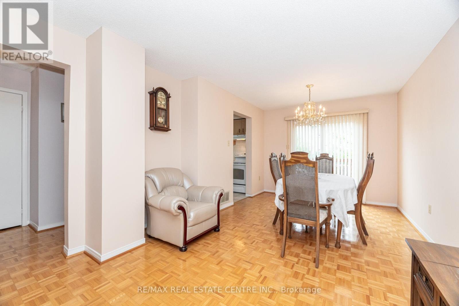 5113 Palomar Crescent, Mississauga (Hurontario), Ontario  L5R 2X5 - Photo 14 - W12415859