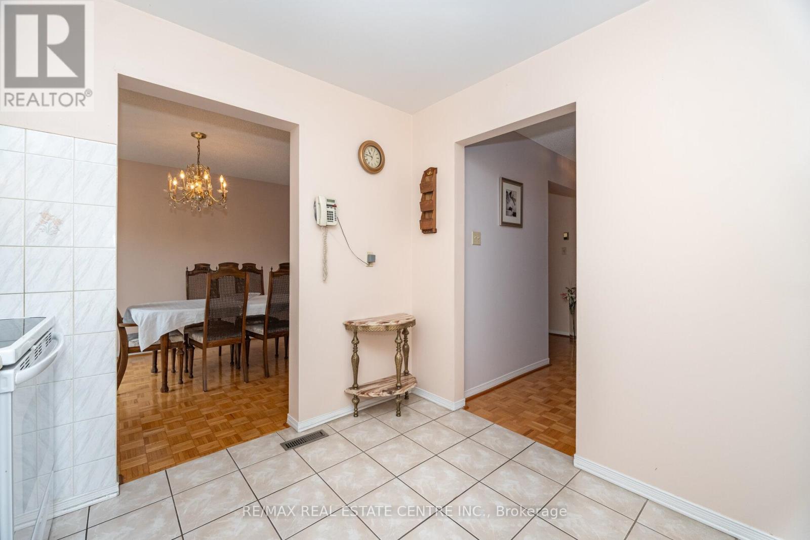 5113 Palomar Crescent, Mississauga (Hurontario), Ontario  L5R 2X5 - Photo 21 - W12415859