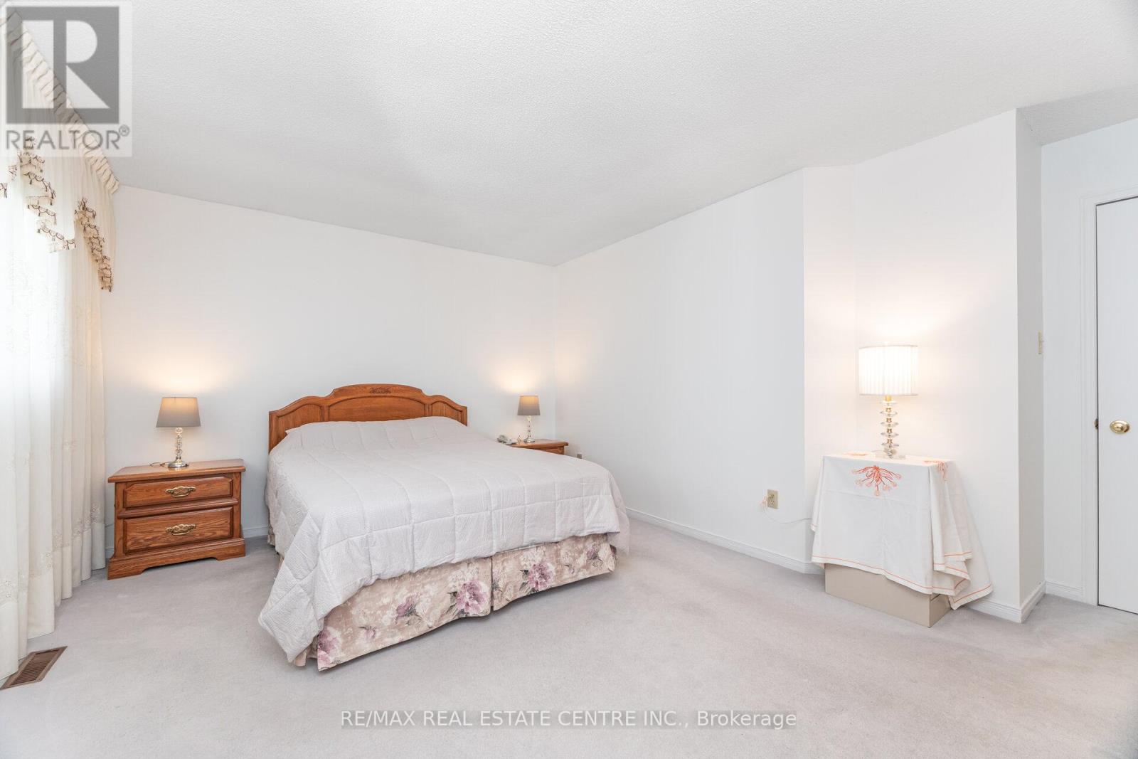 5113 Palomar Crescent, Mississauga (Hurontario), Ontario  L5R 2X5 - Photo 26 - W12415859