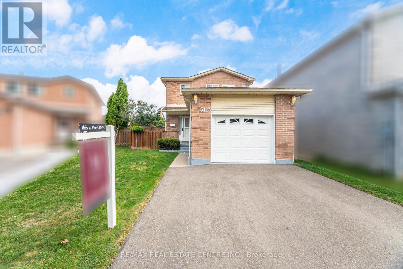 5113 Palomar Crescent, Mississauga (Hurontario), Ontario  L5R 2X5 - Photo 3 - W12415859