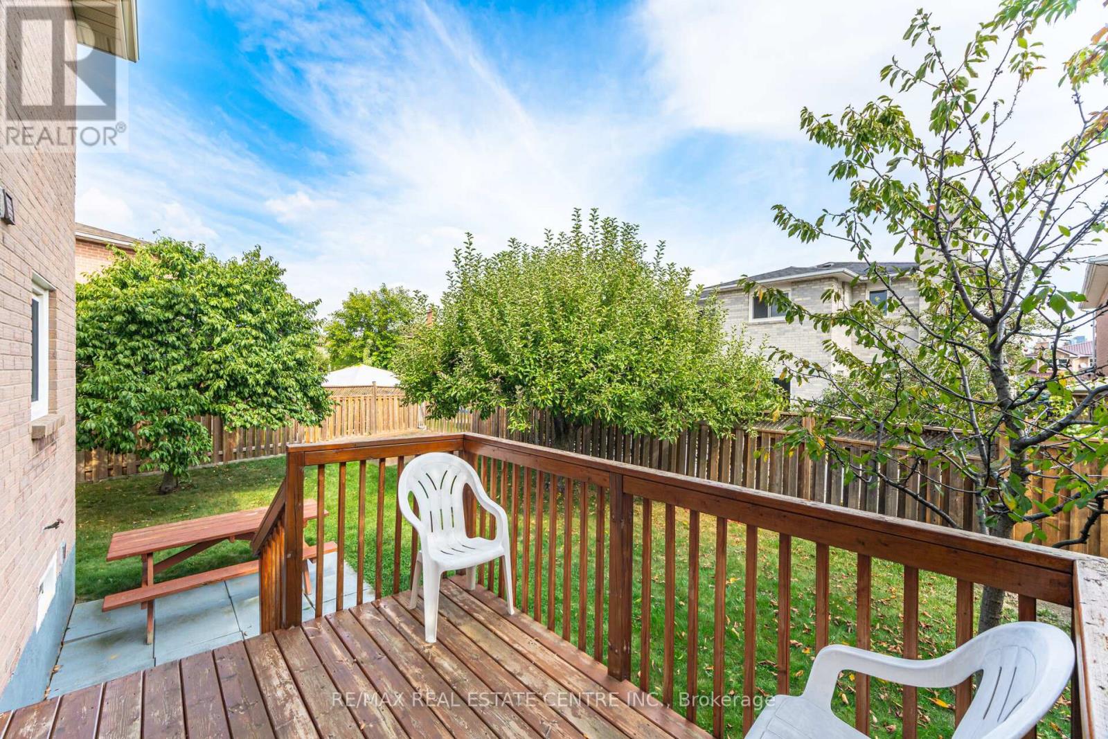 5113 Palomar Crescent, Mississauga (Hurontario), Ontario  L5R 2X5 - Photo 35 - W12415859