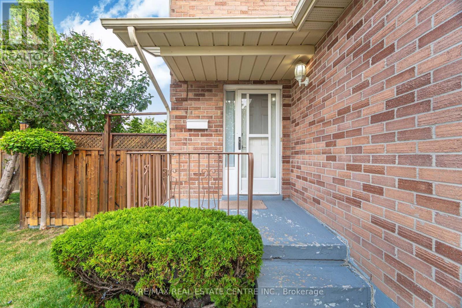 5113 Palomar Crescent, Mississauga (Hurontario), Ontario  L5R 2X5 - Photo 7 - W12415859