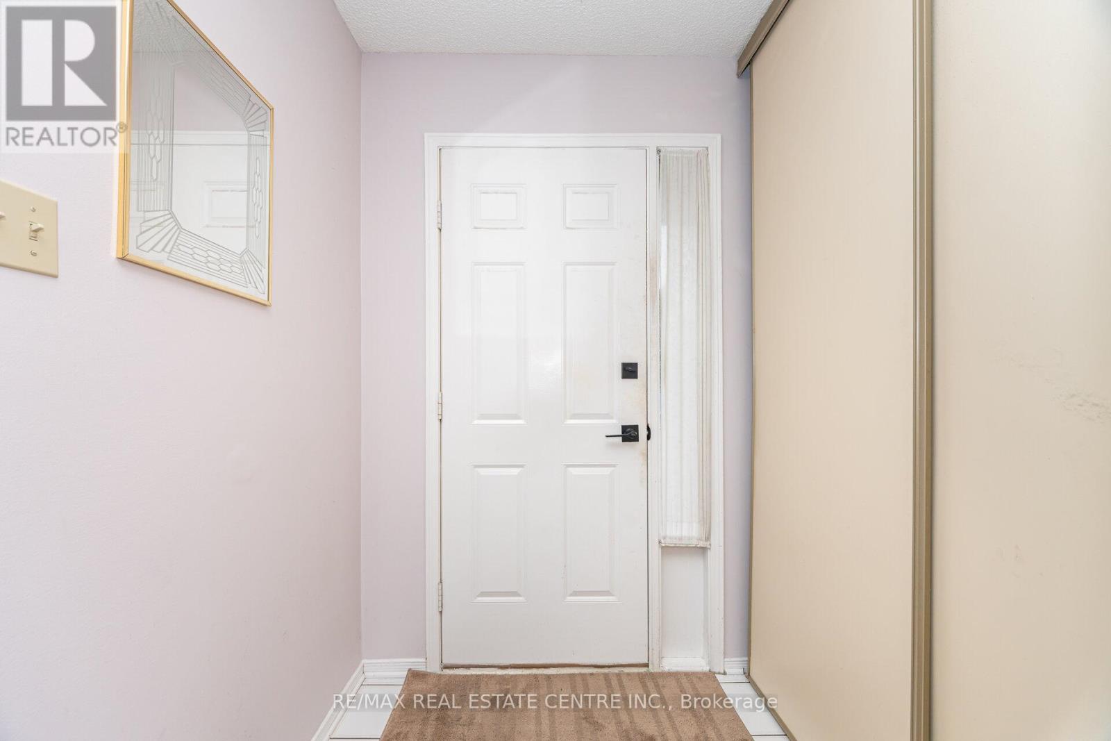 5113 Palomar Crescent, Mississauga (Hurontario), Ontario  L5R 2X5 - Photo 8 - W12415859