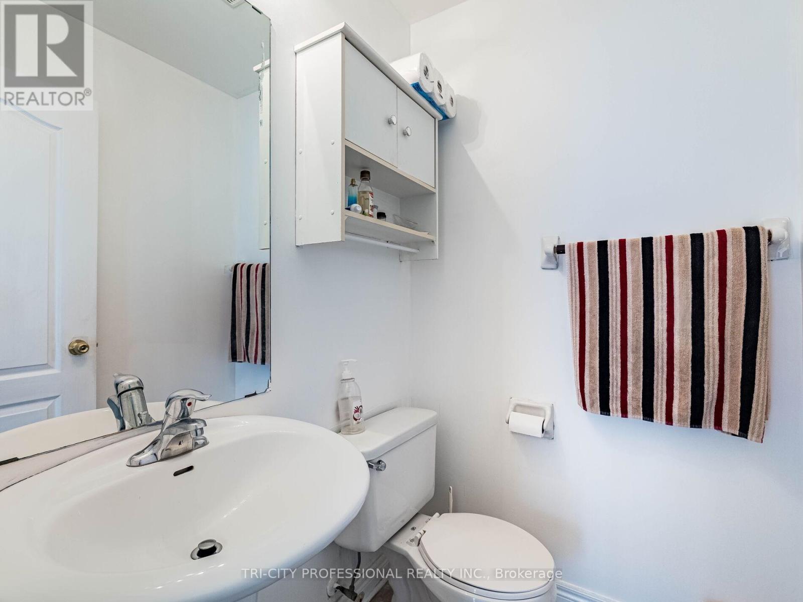 26 Tangleridge Boulevard, Brampton (Sandringham-Wellington), Ontario  L6R 2X5 - Photo 17 - W12415909