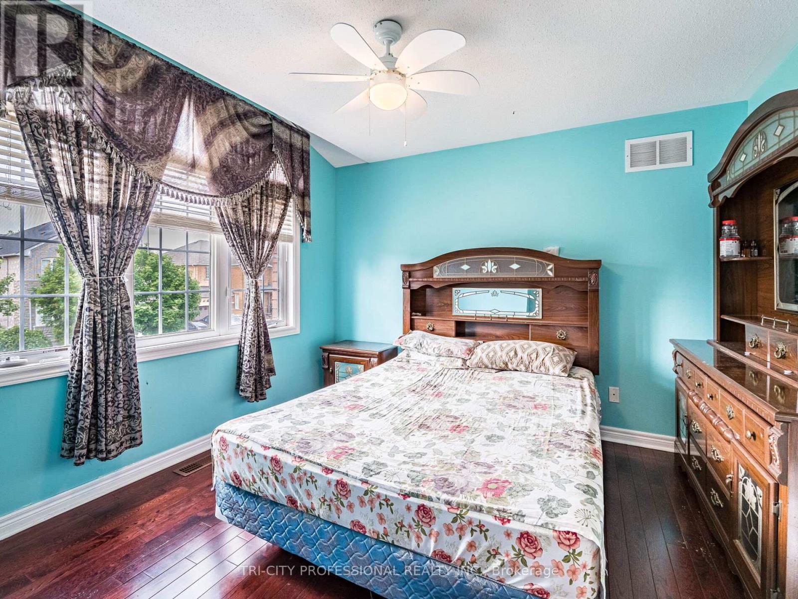 26 Tangleridge Boulevard, Brampton (Sandringham-Wellington), Ontario  L6R 2X5 - Photo 21 - W12415909