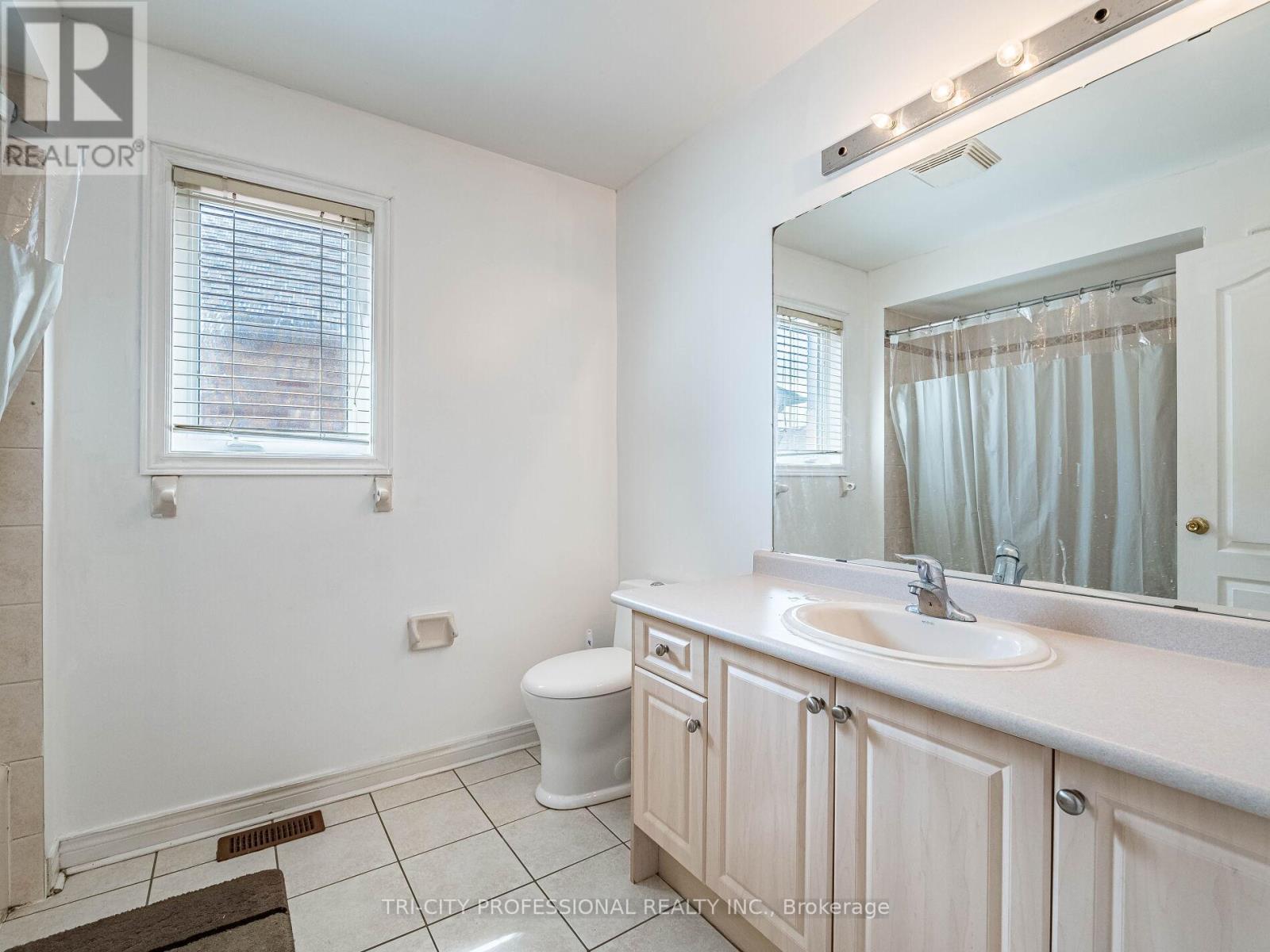 26 Tangleridge Boulevard, Brampton (Sandringham-Wellington), Ontario  L6R 2X5 - Photo 24 - W12415909