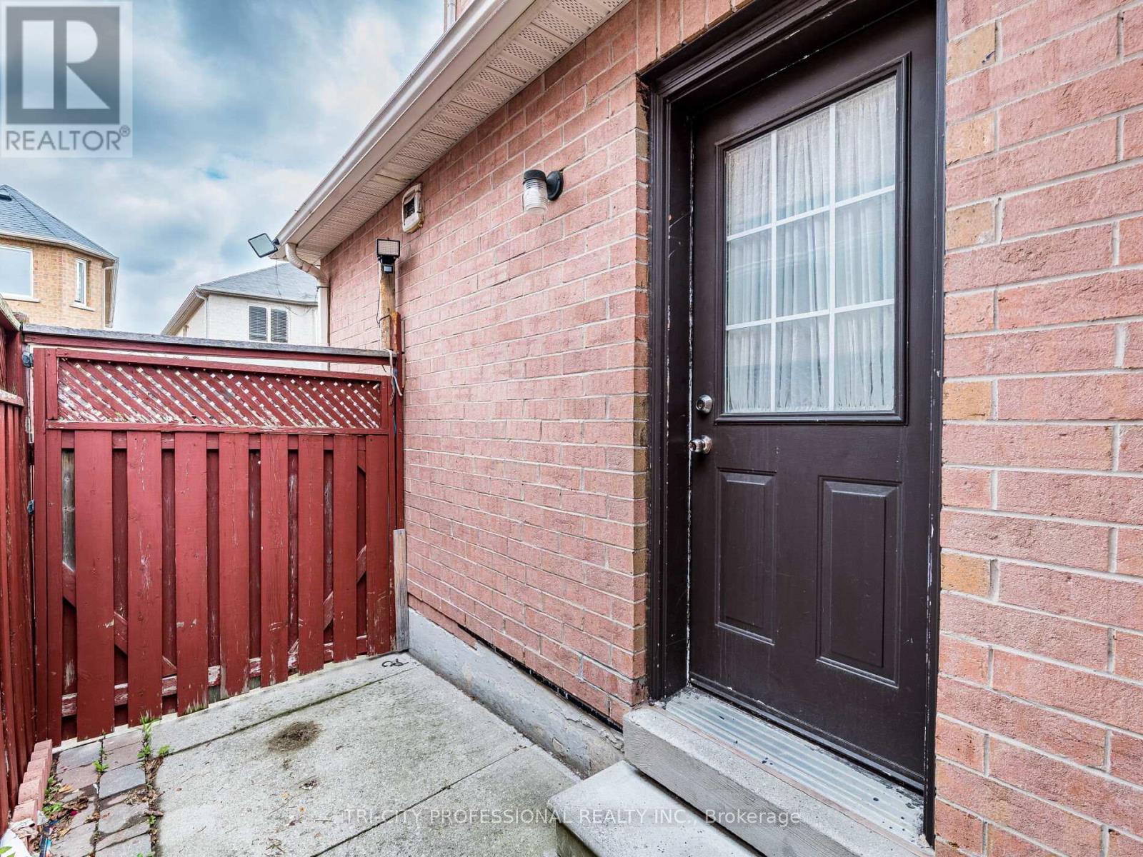 26 Tangleridge Boulevard, Brampton (Sandringham-Wellington), Ontario  L6R 2X5 - Photo 28 - W12415909