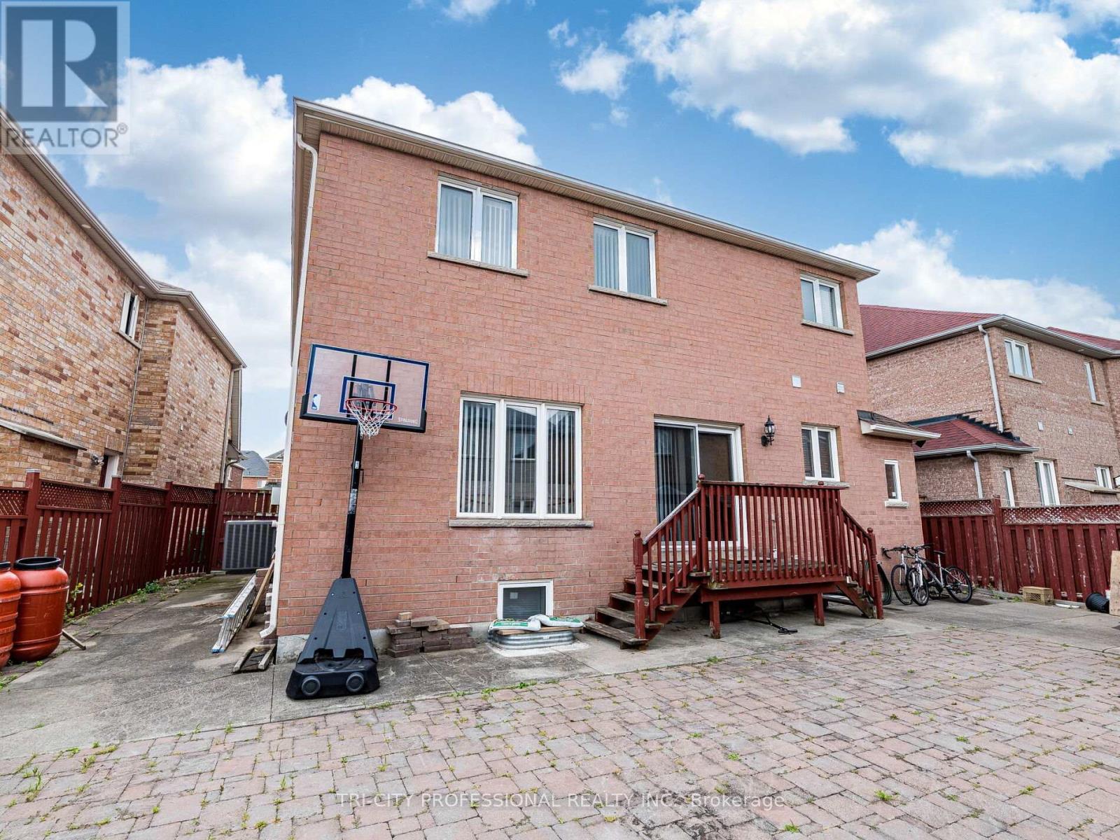 26 Tangleridge Boulevard, Brampton (Sandringham-Wellington), Ontario  L6R 2X5 - Photo 29 - W12415909