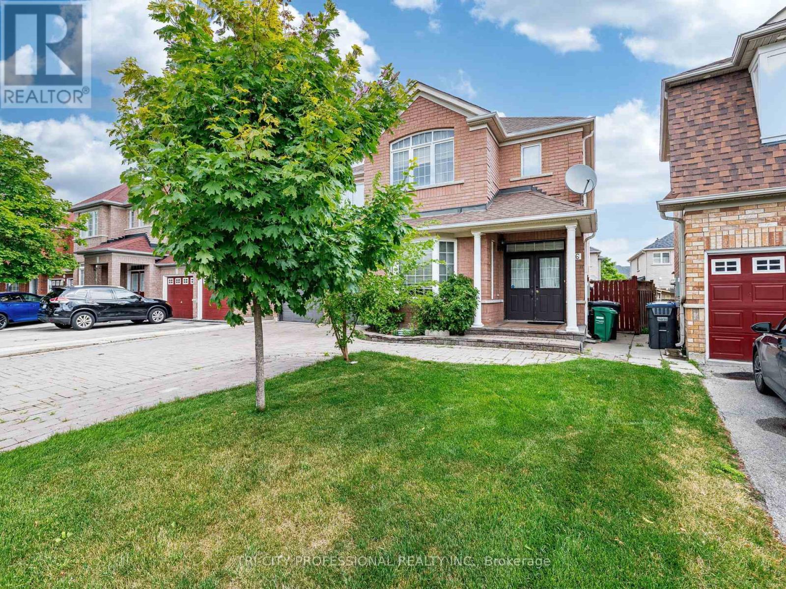 26 Tangleridge Boulevard, Brampton (Sandringham-Wellington), Ontario  L6R 2X5 - Photo 3 - W12415909
