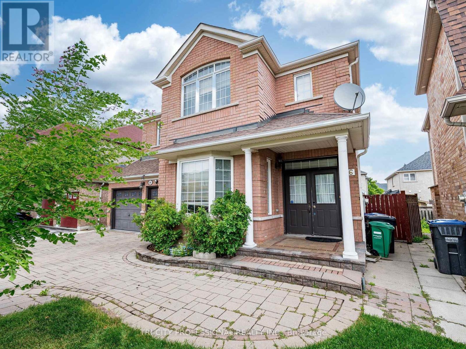 26 Tangleridge Boulevard, Brampton (Sandringham-Wellington), Ontario  L6R 2X5 - Photo 4 - W12415909