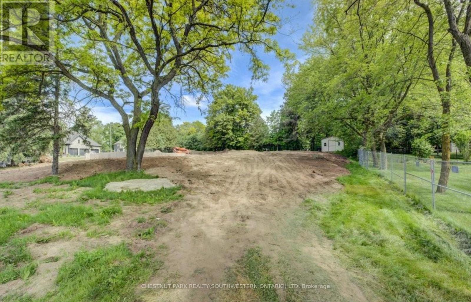 416 Woolwich Street, Waterloo, Ontario  N2K 2L3 - Photo 2 - X12415838