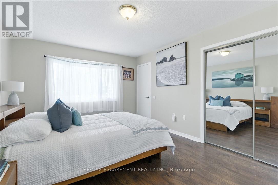 360 Silverbirch Boulevard, Hamilton, Ontario  L0R 1W0 - Photo 18 - X12415897