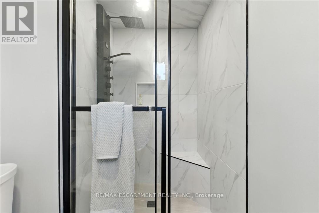 360 Silverbirch Boulevard, Hamilton, Ontario  L0R 1W0 - Photo 21 - X12415897