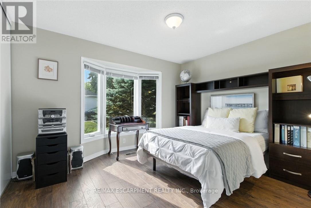 360 Silverbirch Boulevard, Hamilton, Ontario  L0R 1W0 - Photo 22 - X12415897