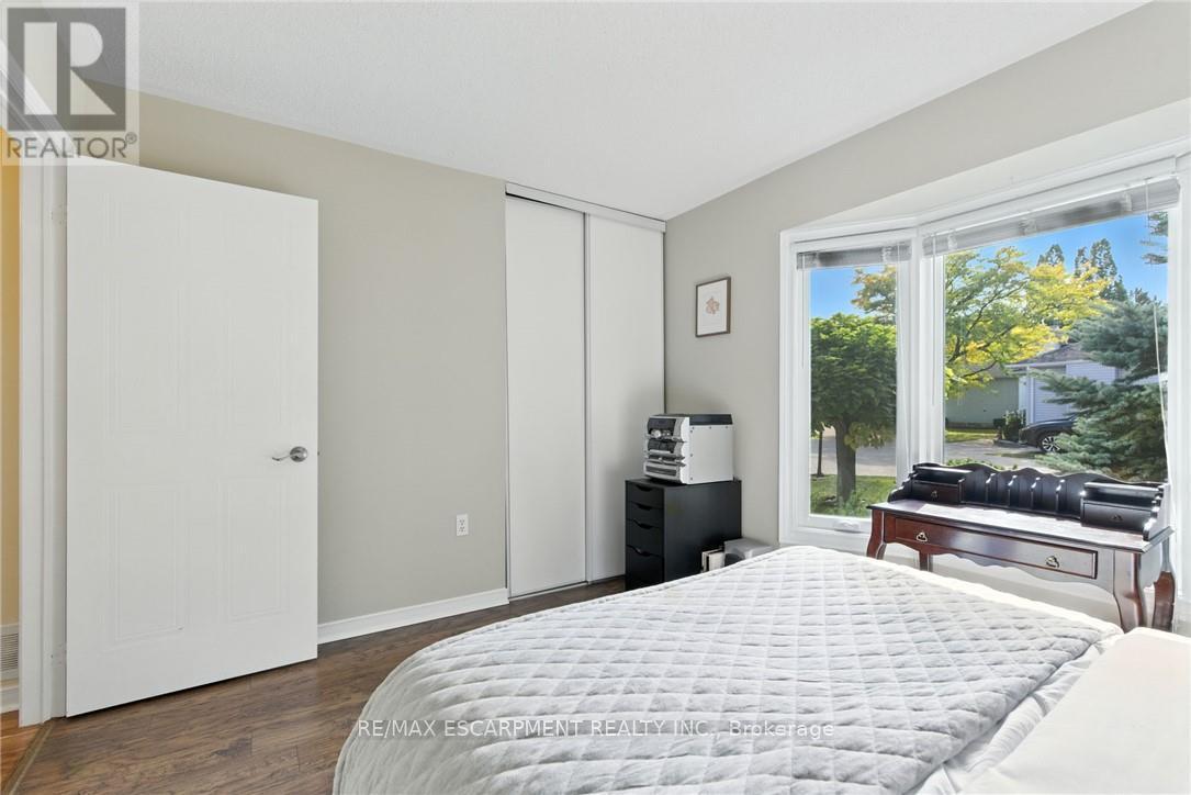 360 Silverbirch Boulevard, Hamilton, Ontario  L0R 1W0 - Photo 23 - X12415897