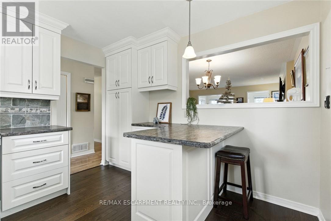360 Silverbirch Boulevard, Hamilton, Ontario  L0R 1W0 - Photo 6 - X12415897