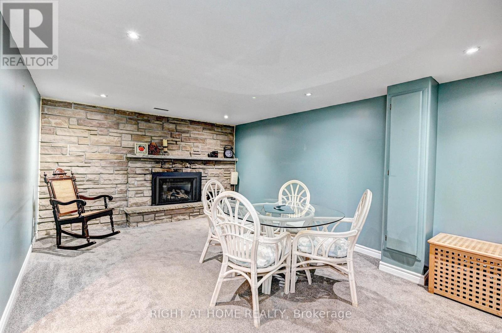 137 Country Club Drive, Guelph (Victoria North), Ontario  N1E 3K8 - Photo 22 - X12415905