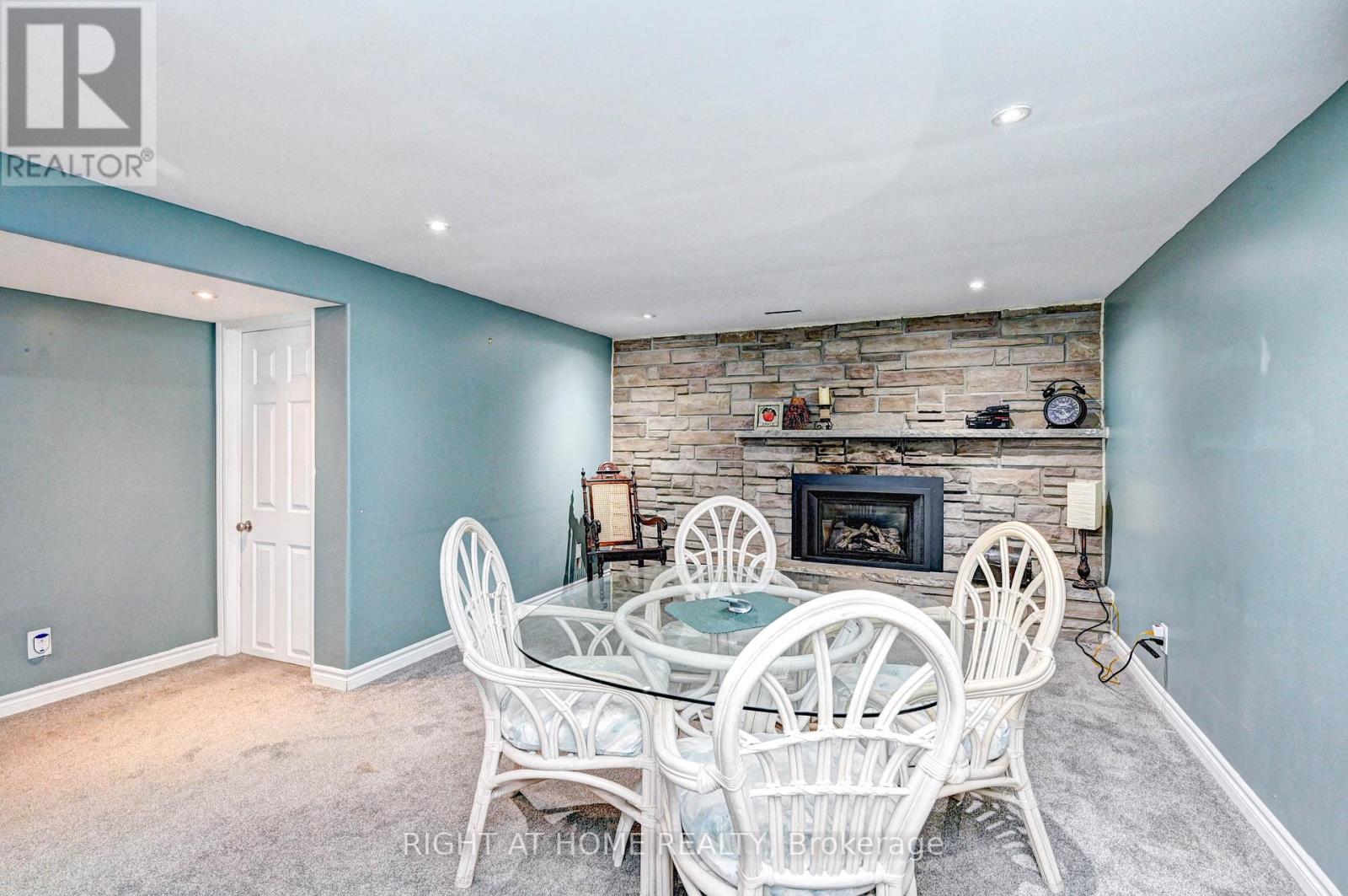 137 Country Club Drive, Guelph (Victoria North), Ontario  N1E 3K8 - Photo 23 - X12415905