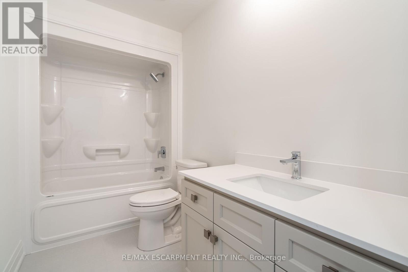 20 Clear Valley Lane, Hamilton, Ontario  L0R 1W0 - Photo 16 - X12415915