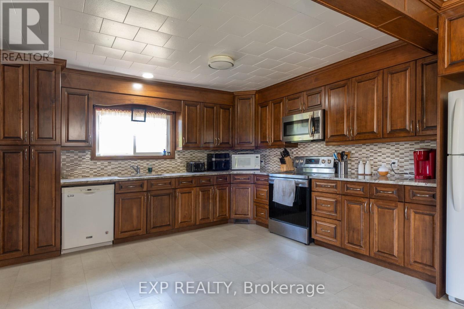 926 Fairground Road, Norfolk, Ontario  N0E 1G0 - Photo 6 - X12415920