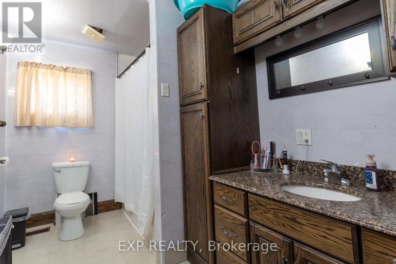 926 Fairground Road, Norfolk, Ontario  N0E 1G0 - Photo 9 - X12415920
