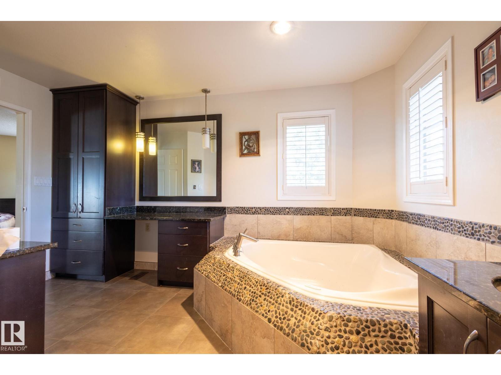 410 Olsen Cl Nw, Edmonton, Alberta  T6R 1L2 - Photo 37 - E4458625