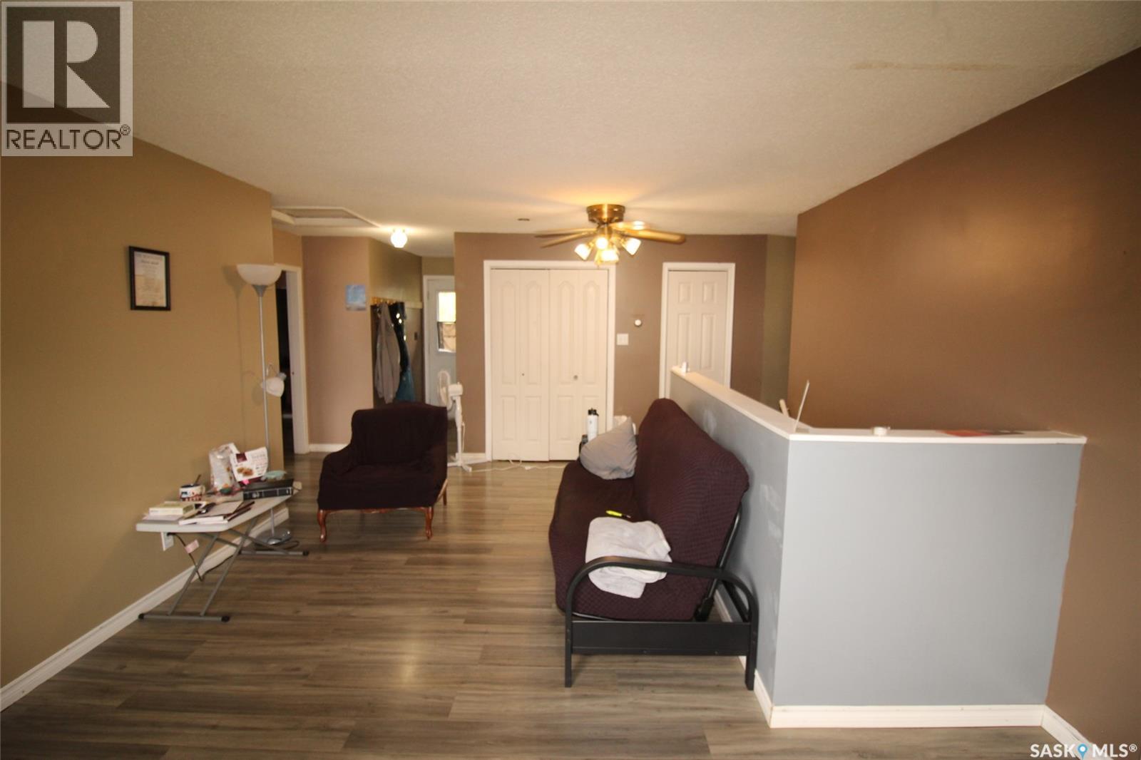 138 Redcoat Drive, Eastend, Saskatchewan  S0N 0T0 - Photo 4 - SK018841