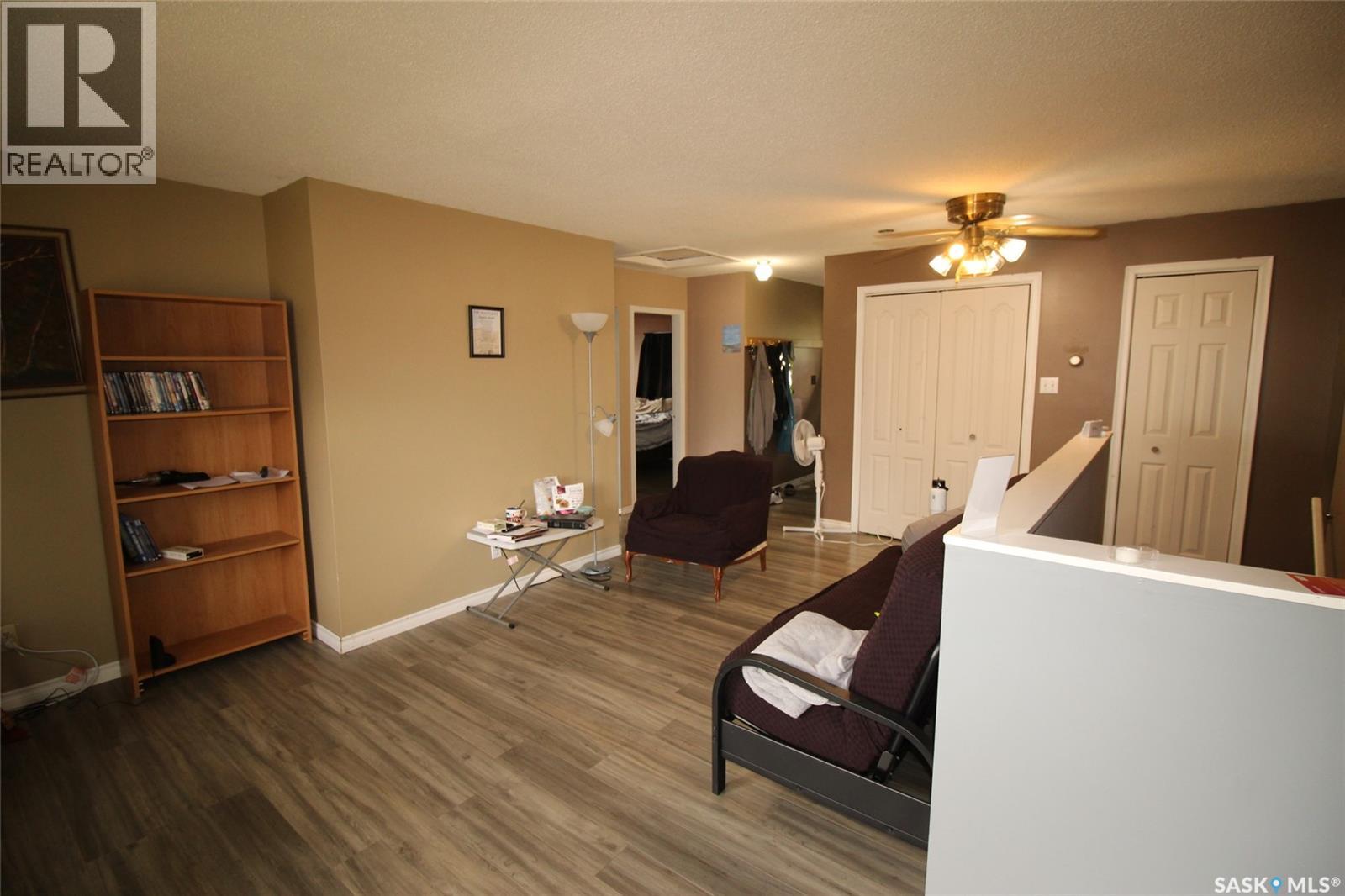 138 Redcoat Drive, Eastend, Saskatchewan  S0N 0T0 - Photo 5 - SK018841