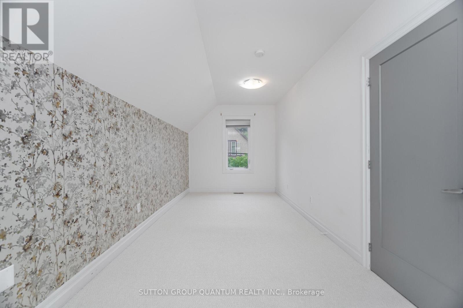 43 Woodbine Crescent E, Hamilton, Ontario  L5H 4K8 - Photo 20 - X12415669