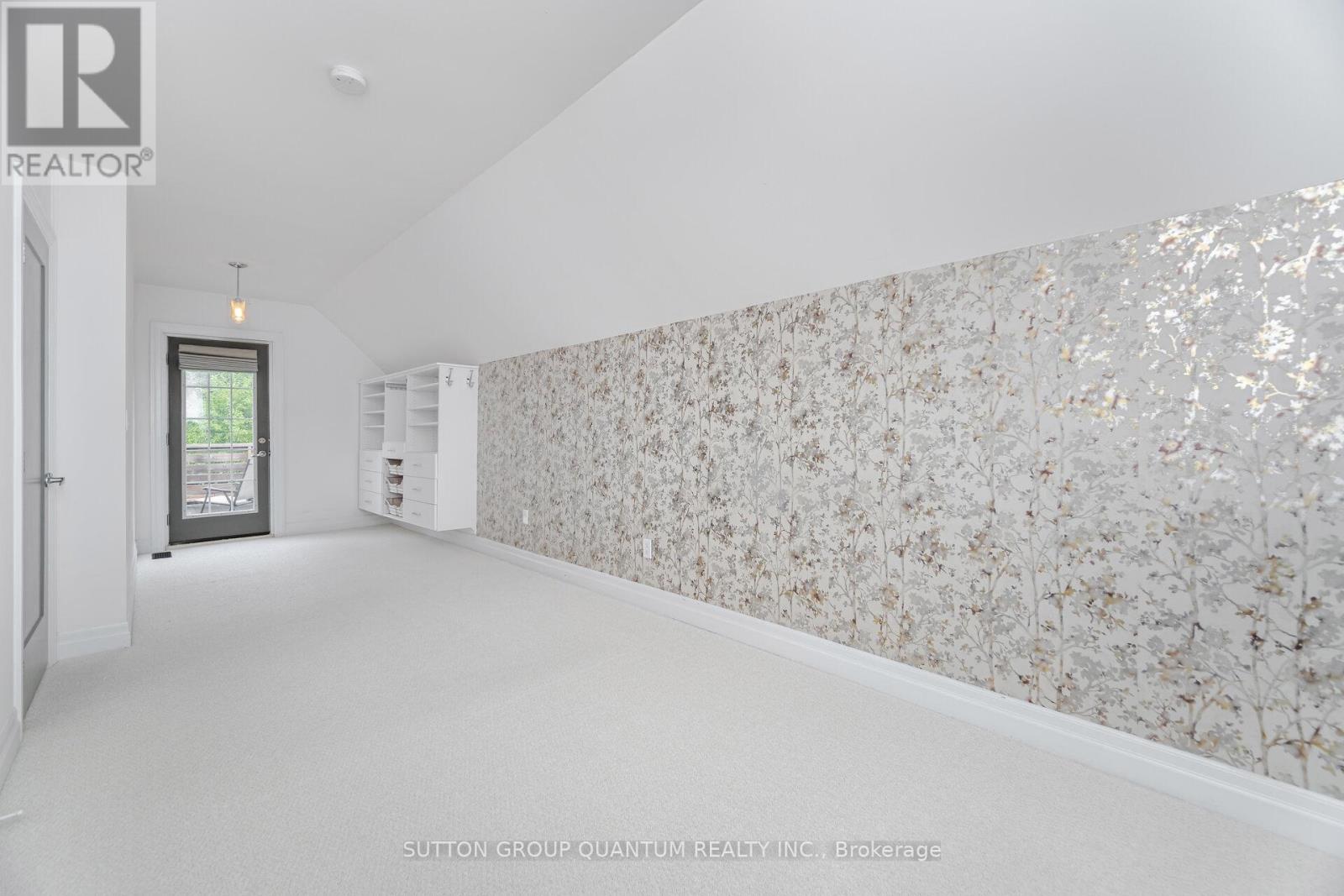 43 Woodbine Crescent E, Hamilton, Ontario  L5H 4K8 - Photo 21 - X12415669