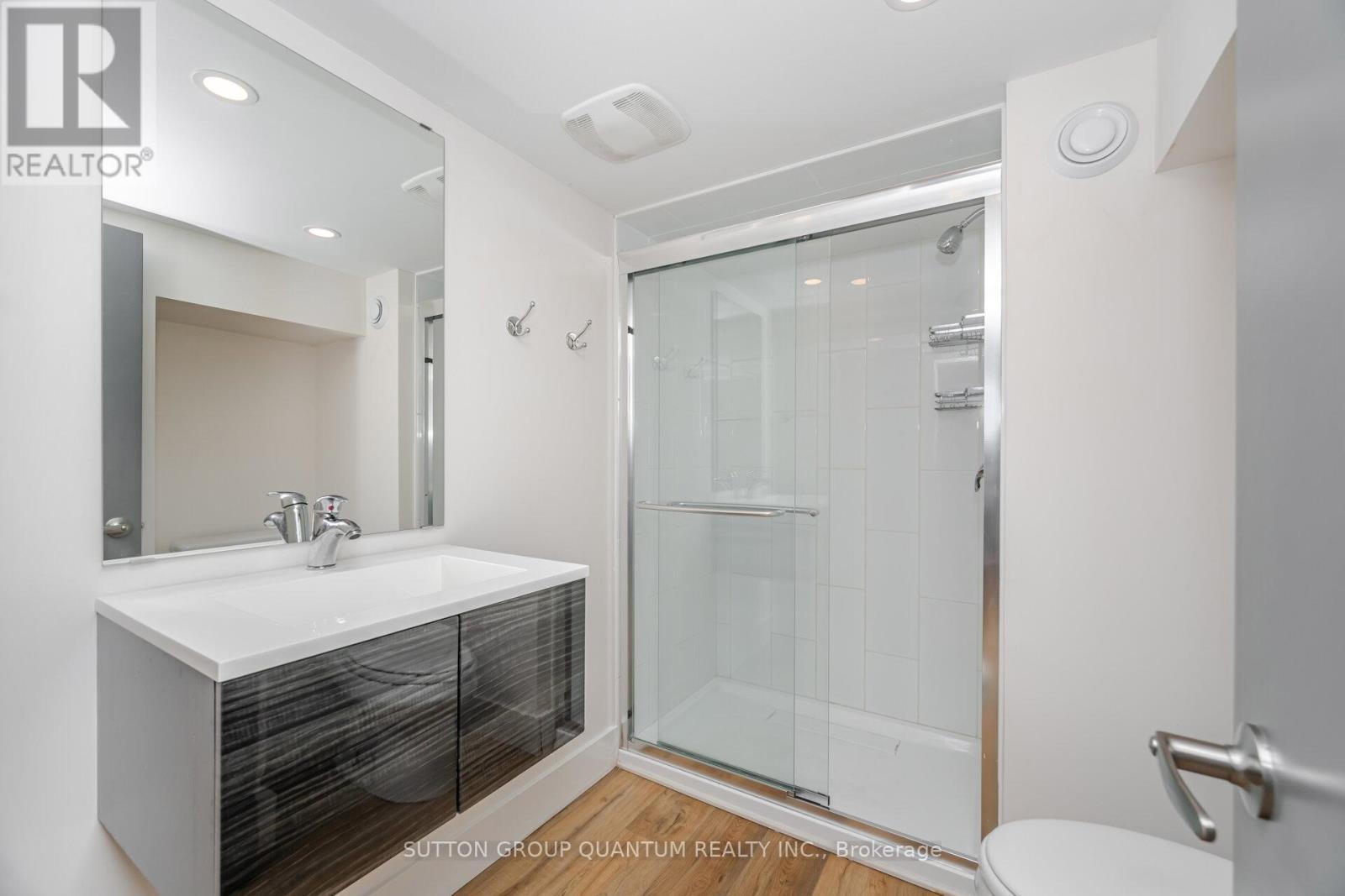 43 Woodbine Crescent E, Hamilton, Ontario  L5H 4K8 - Photo 34 - X12415669