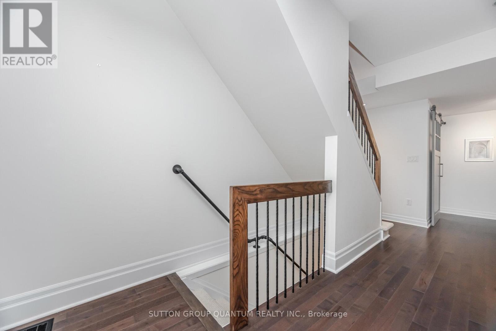 43 Woodbine Crescent E, Hamilton, Ontario  L5H 4K8 - Photo 29 - X12415669