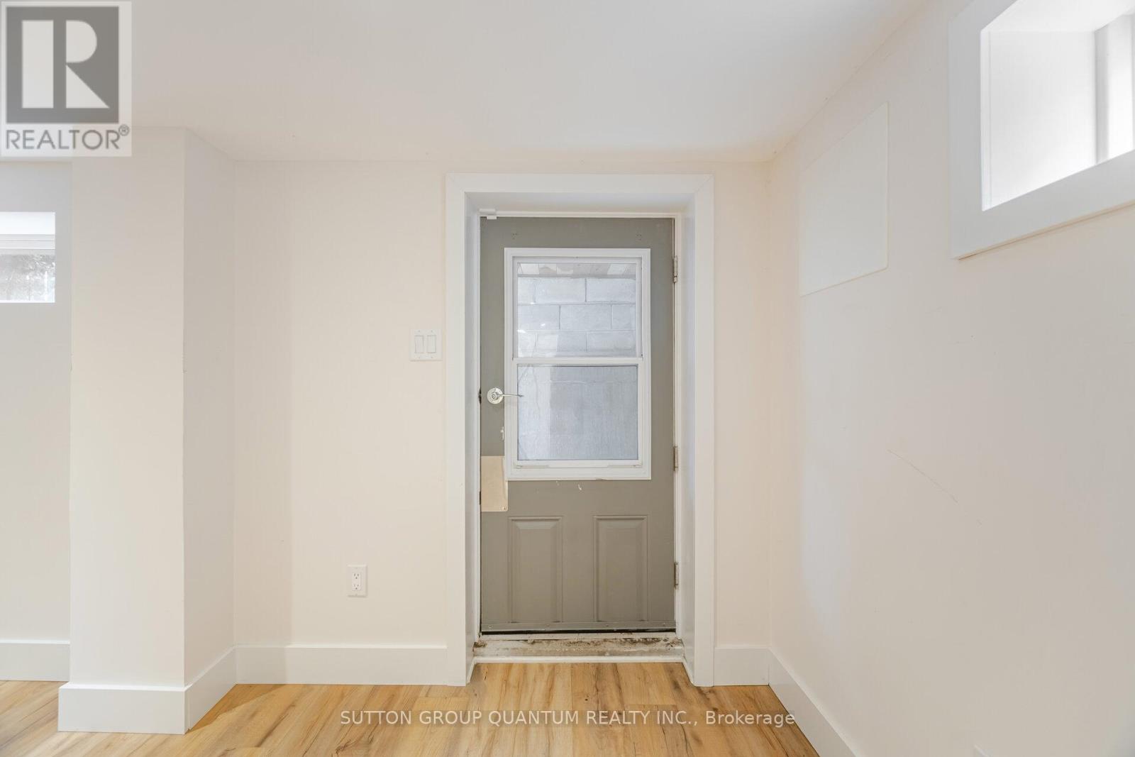43 Woodbine Crescent E, Hamilton, Ontario  L5H 4K8 - Photo 35 - X12415669