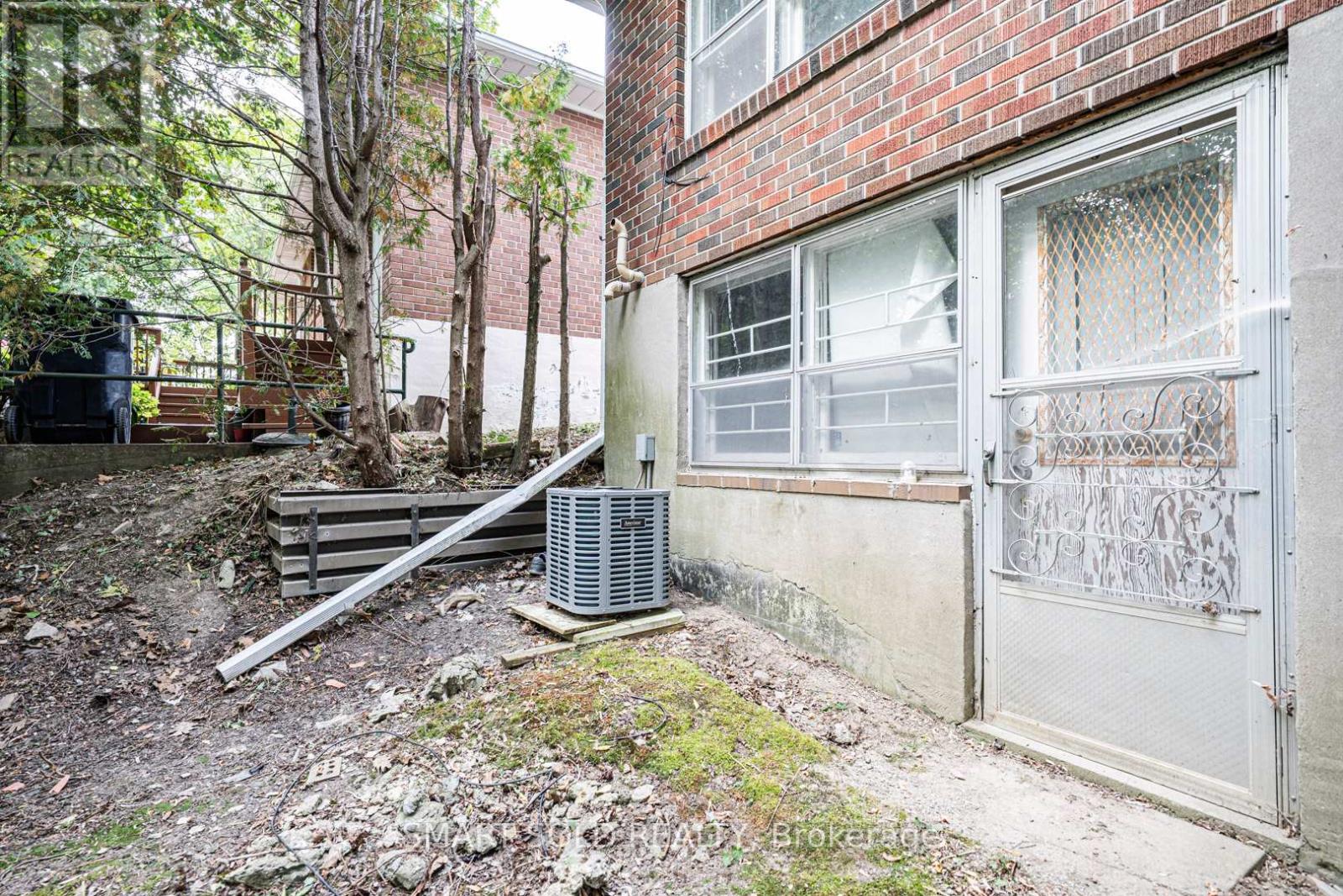 81 Maxome Avenue, Toronto, Ontario  M2M 3K2 - Photo 21 - C12414105