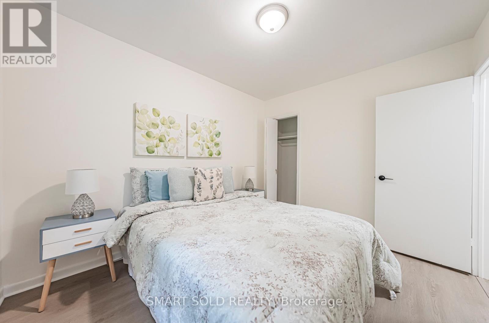 81 Maxome Avenue, Toronto, Ontario  M2M 3K2 - Photo 11 - C12414105