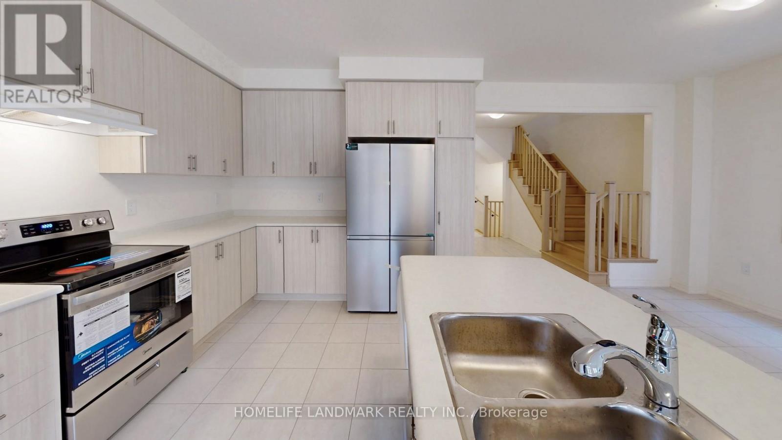 3183 Crystal Drive, Oakville, Ontario  L6M 0W8 - Photo 15 - W12350683